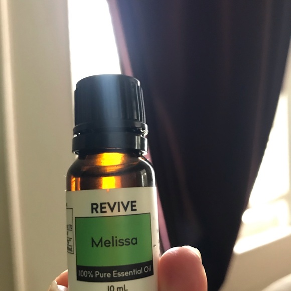 Revive Melissa Essential Oil - Picture 2 of 3
